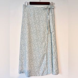 Urban Romantics Blue Floral Tie-Waist midi Skirt